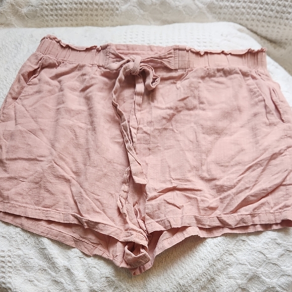 SHEIN Pants - SHEIN Dusty Rose Elastic Waist Shorts